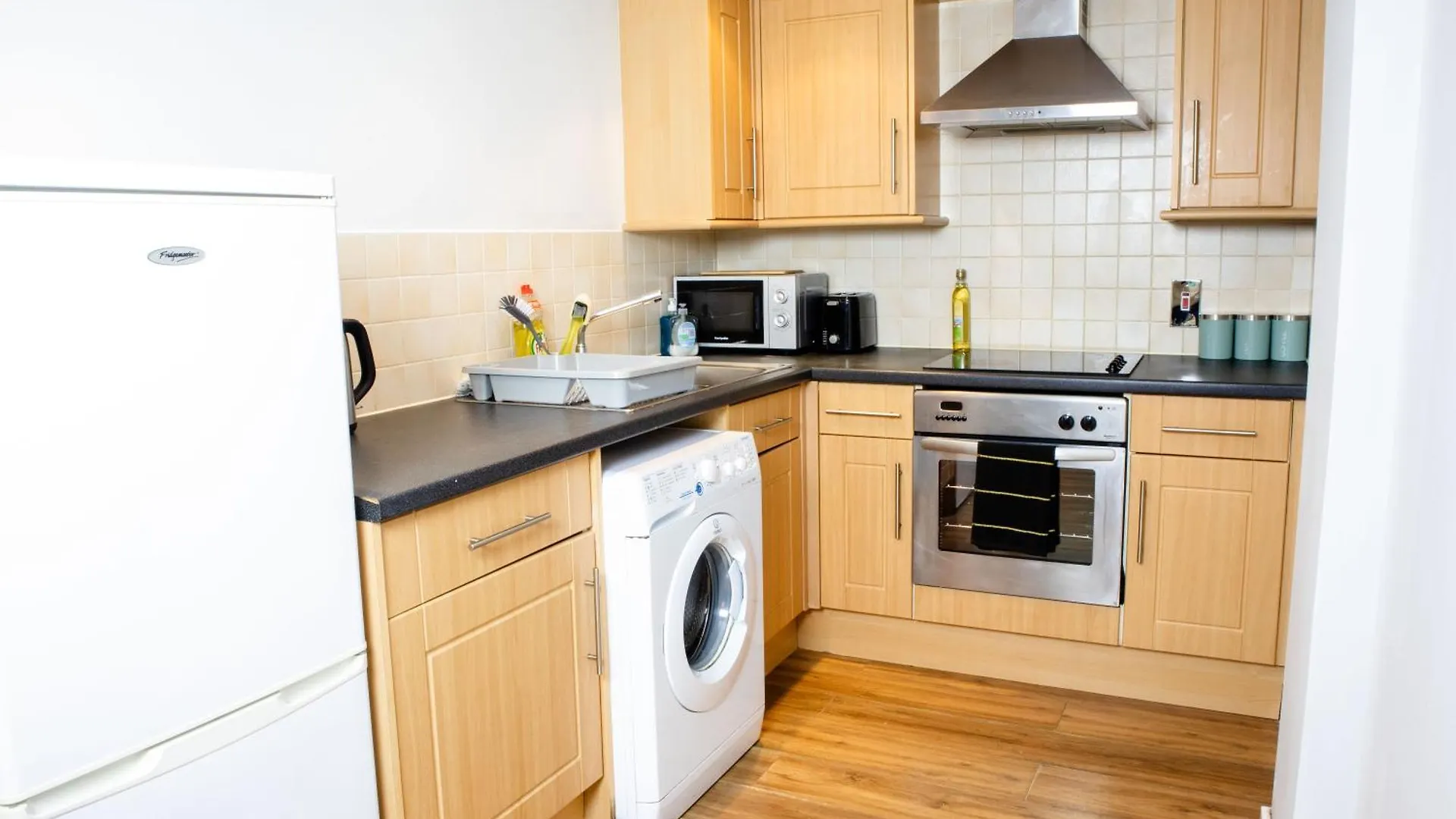 Central 2 Bed Apartment - Leeds City Centre - For Relocators, Professionals
