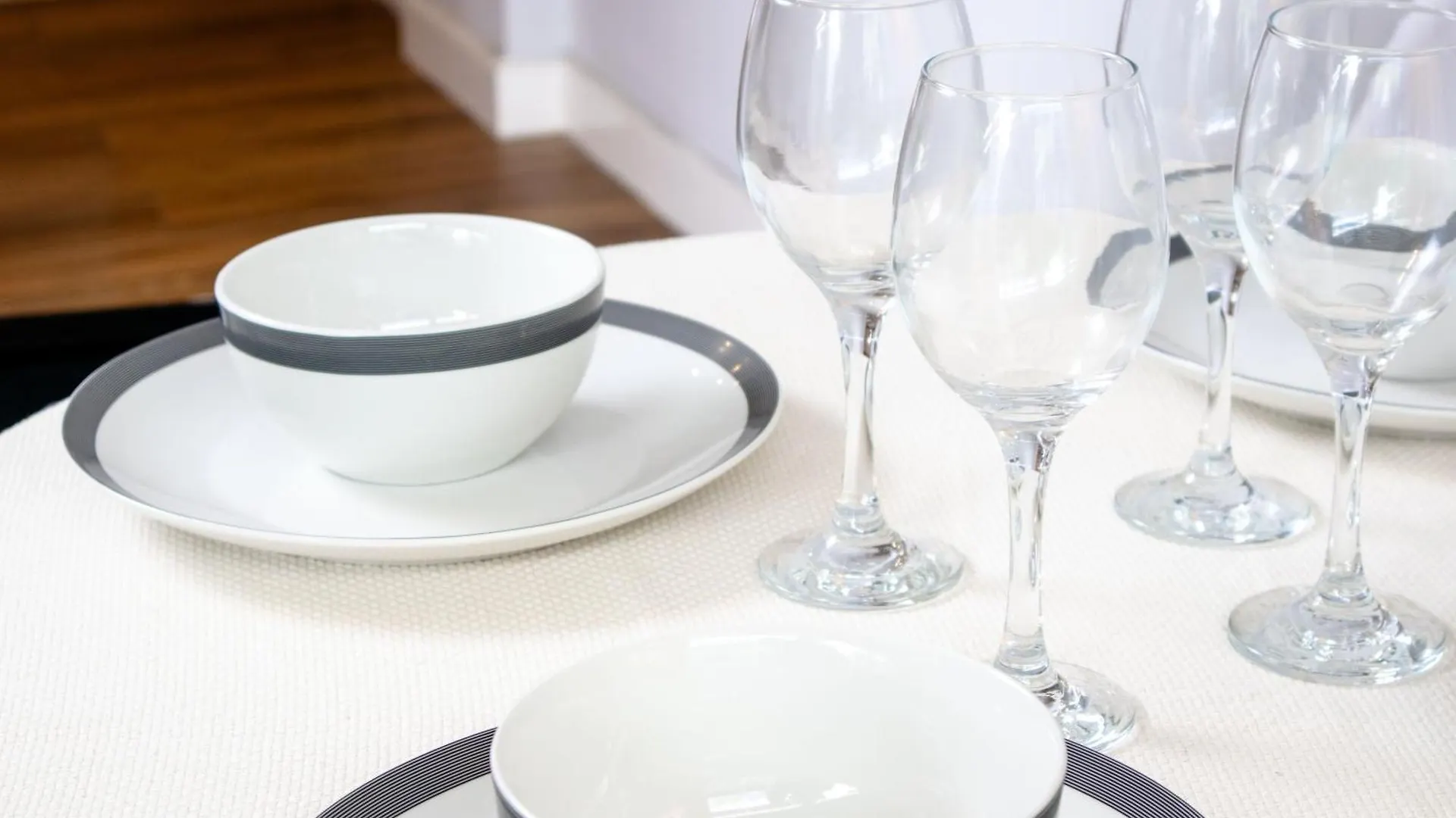 Central 2 Bed Apartment - Leeds City Centre - For Relocators, Professionals
