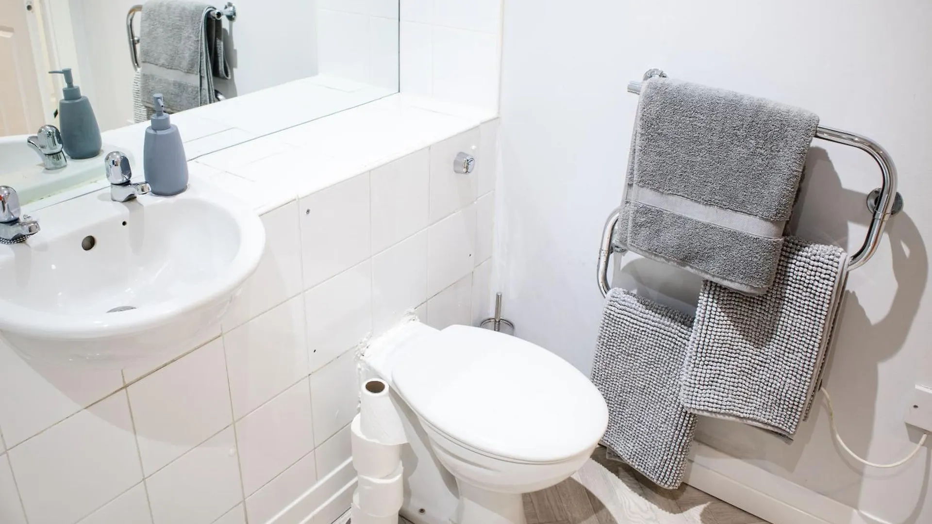 Central 2 Bed Apartment - Leeds City Centre - For Relocators, Professionals