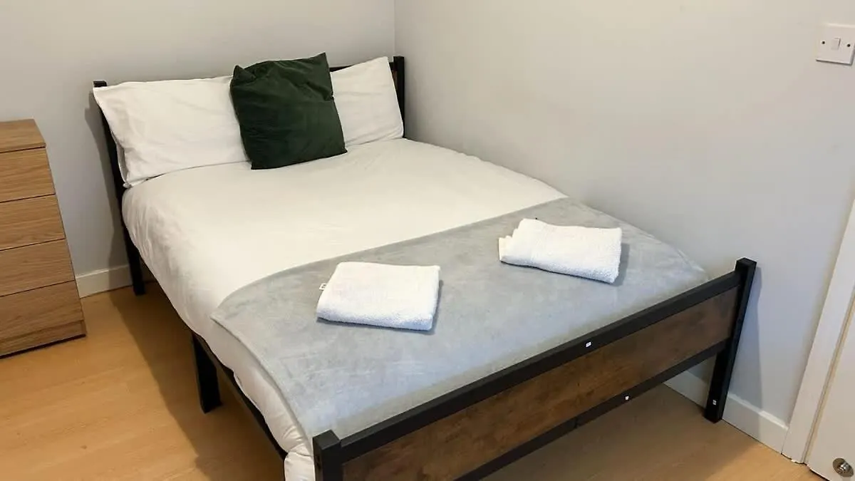 Central 2 Bed Apartment - Leeds City Centre - For Relocators, Professionals  Leeds (West Yorkshire)